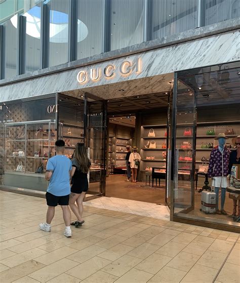 gucci - holt toronto yorkdale|Gucci yorkdale mall hours.